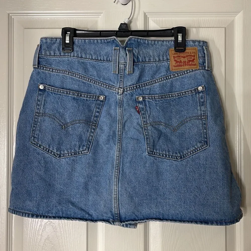 Levi’s Blue Denim Notch A-Line Front Button Down Mini Skirt-Size 32